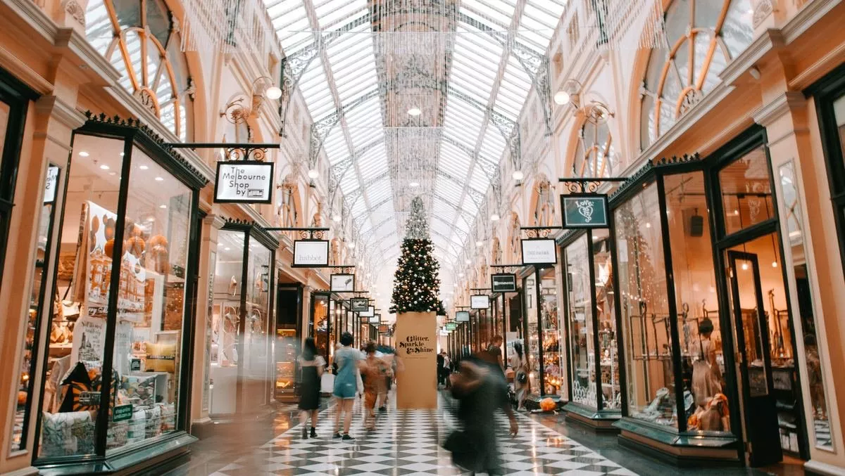 Why embracing cloud-based communication applications can give retailers a boost – 8x8